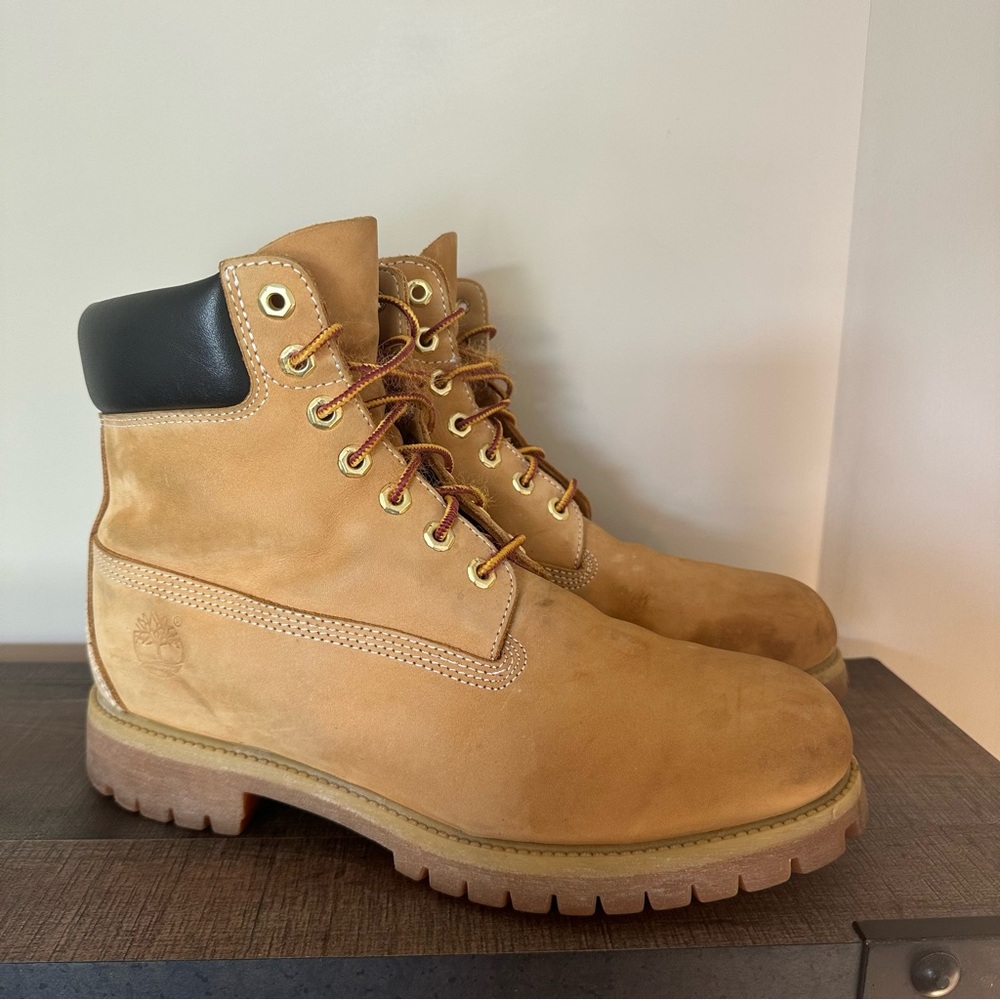 Timberland Wheat and Black Nubuck Boots Size 10 Wide